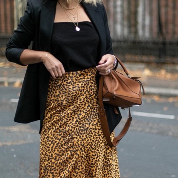 & Other Stories Cheetah Print Midi Skirt - Picture 2 of 4